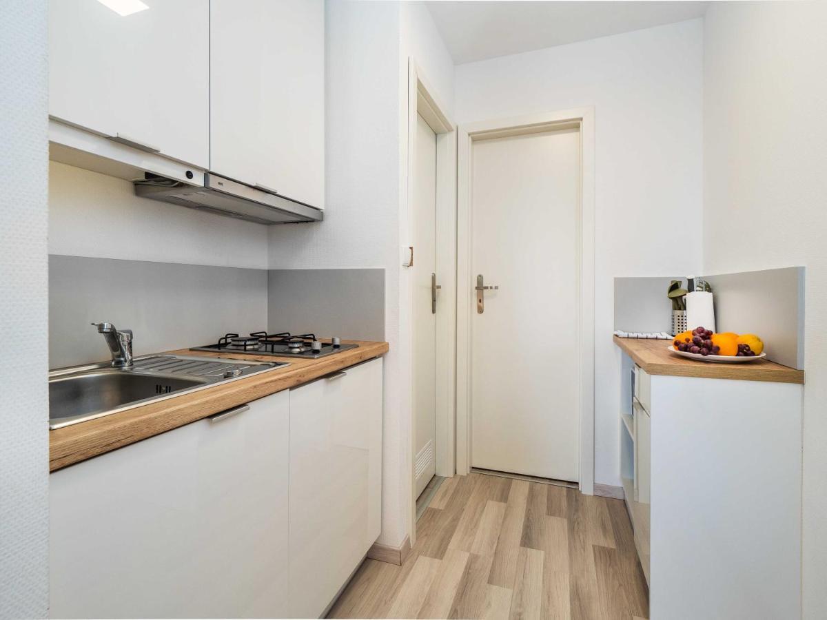 Mediteran Travel Mobile Homes Miran Pirovac Εξωτερικό φωτογραφία
