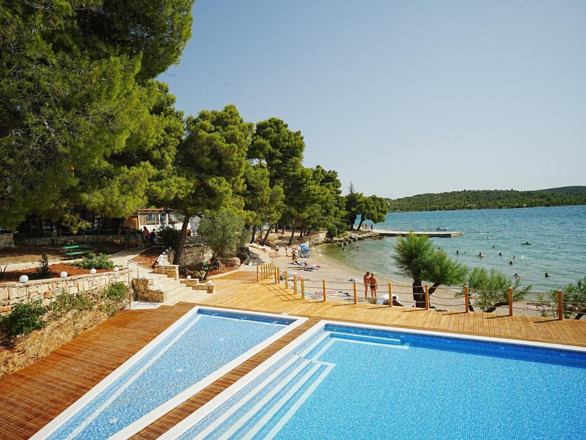 Mediteran Travel Mobile Homes Miran Pirovac Εξωτερικό φωτογραφία