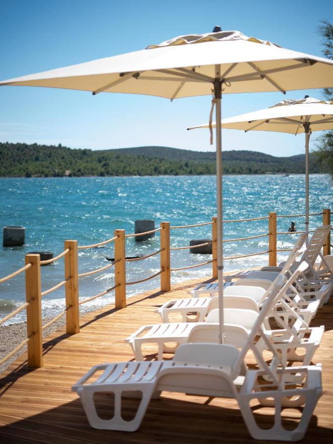 Mediteran Travel Mobile Homes Miran Pirovac Εξωτερικό φωτογραφία