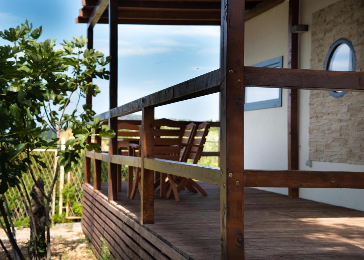 Mediteran Travel Mobile Homes Miran Pirovac Εξωτερικό φωτογραφία