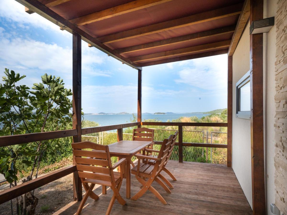 Mediteran Travel Mobile Homes Miran Pirovac Εξωτερικό φωτογραφία