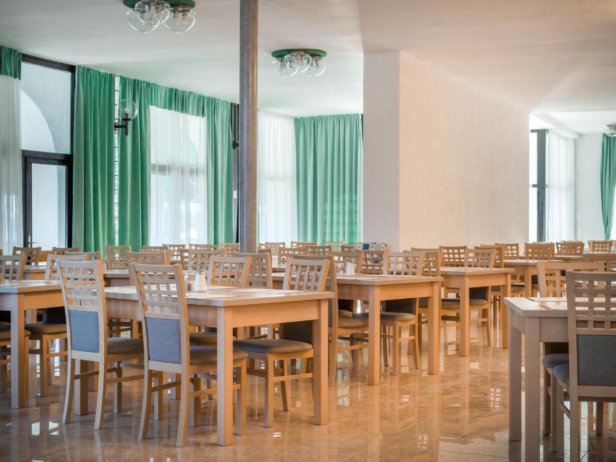 Mediteran Travel Mobile Homes Miran Pirovac Εξωτερικό φωτογραφία