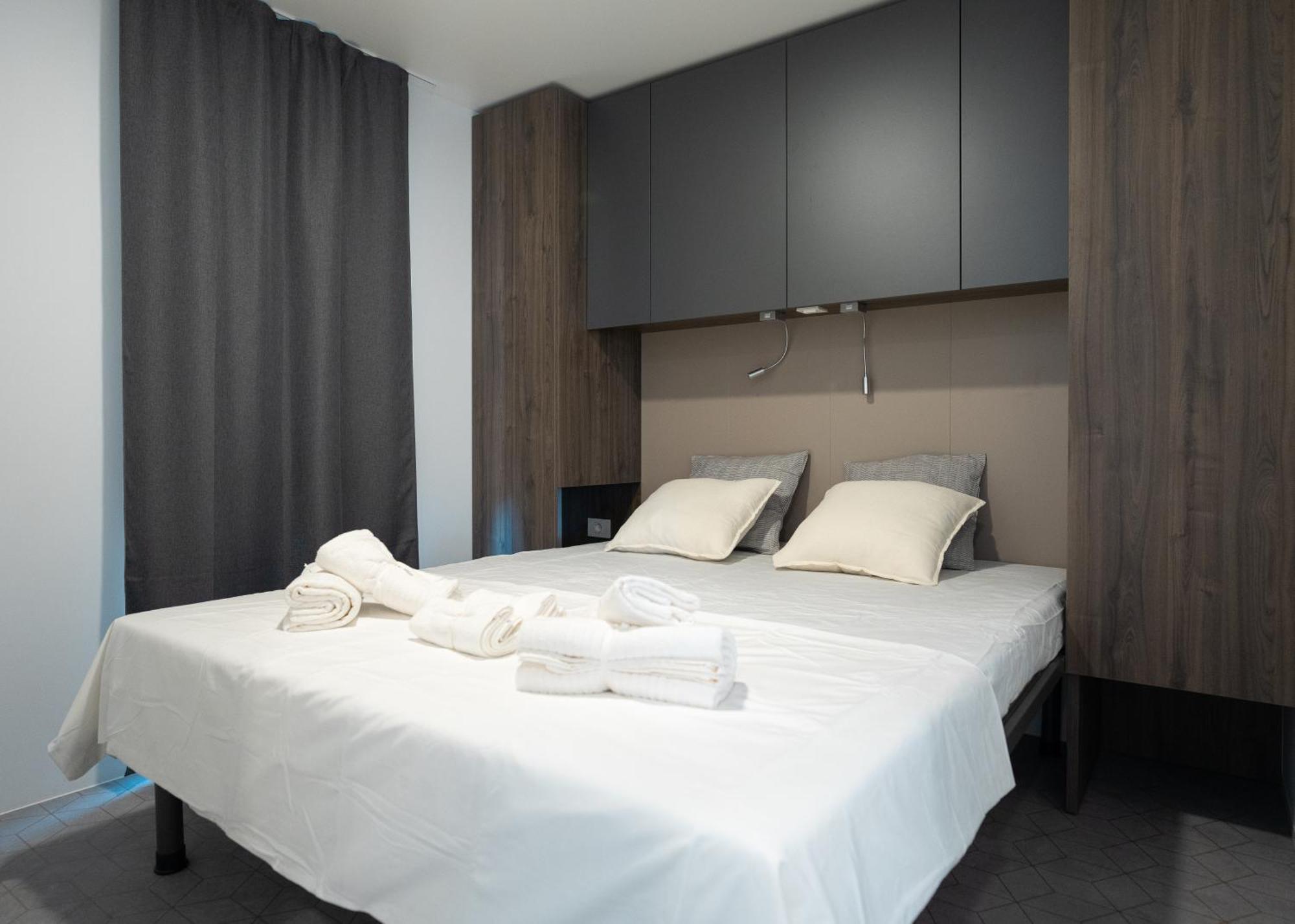 Mediteran Travel Mobile Homes Miran Pirovac Εξωτερικό φωτογραφία