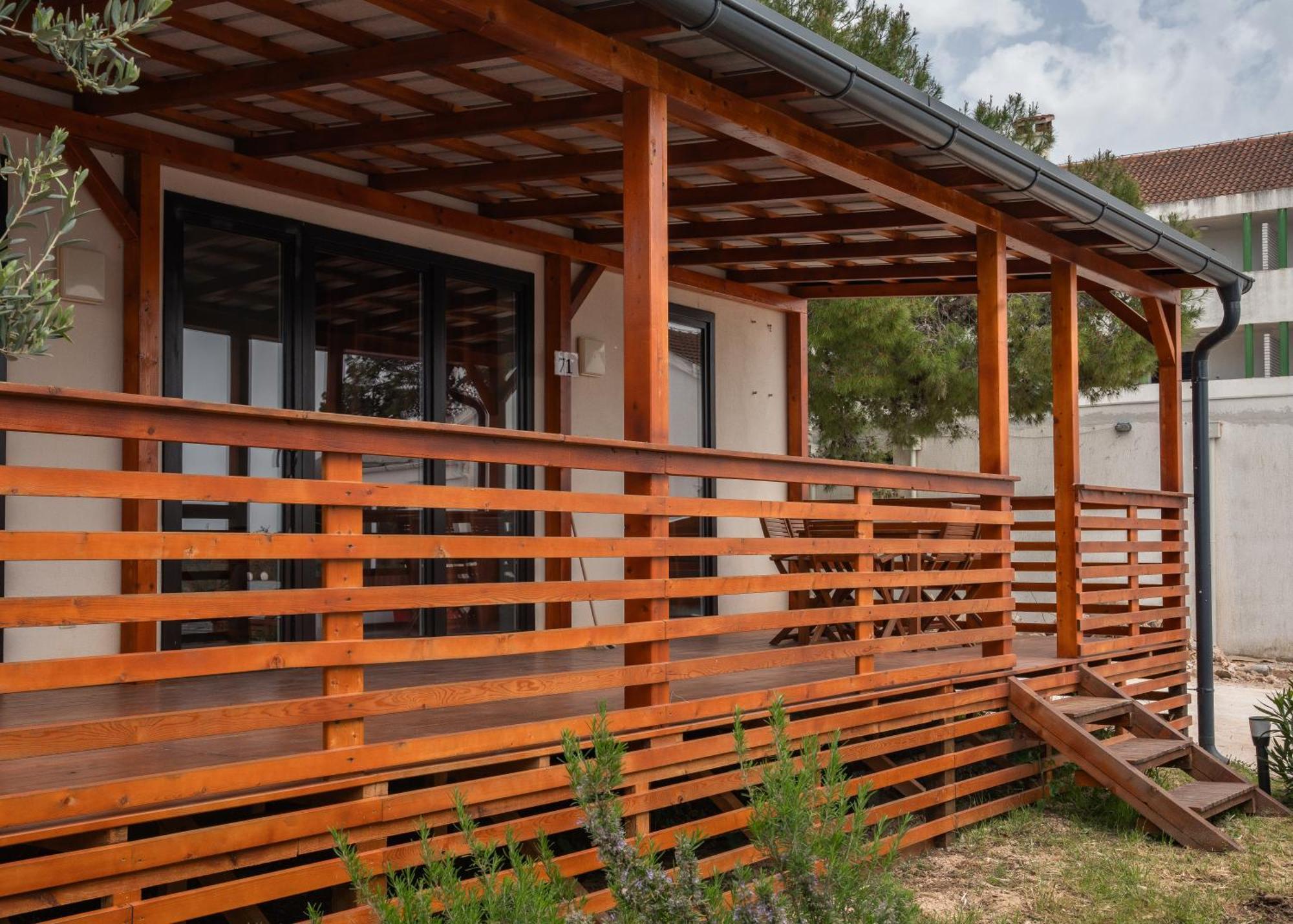 Mediteran Travel Mobile Homes Miran Pirovac Εξωτερικό φωτογραφία