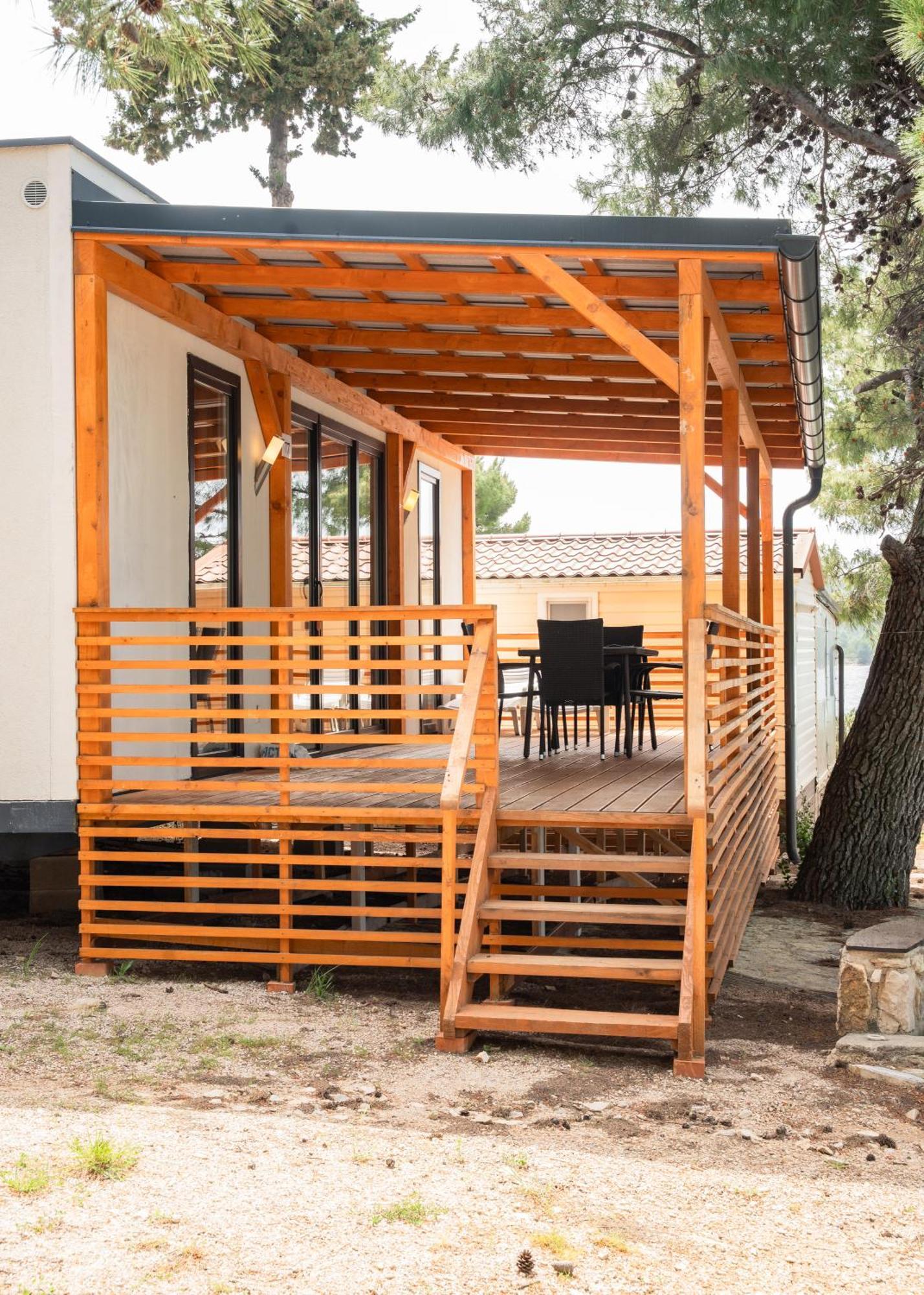 Mediteran Travel Mobile Homes Miran Pirovac Εξωτερικό φωτογραφία