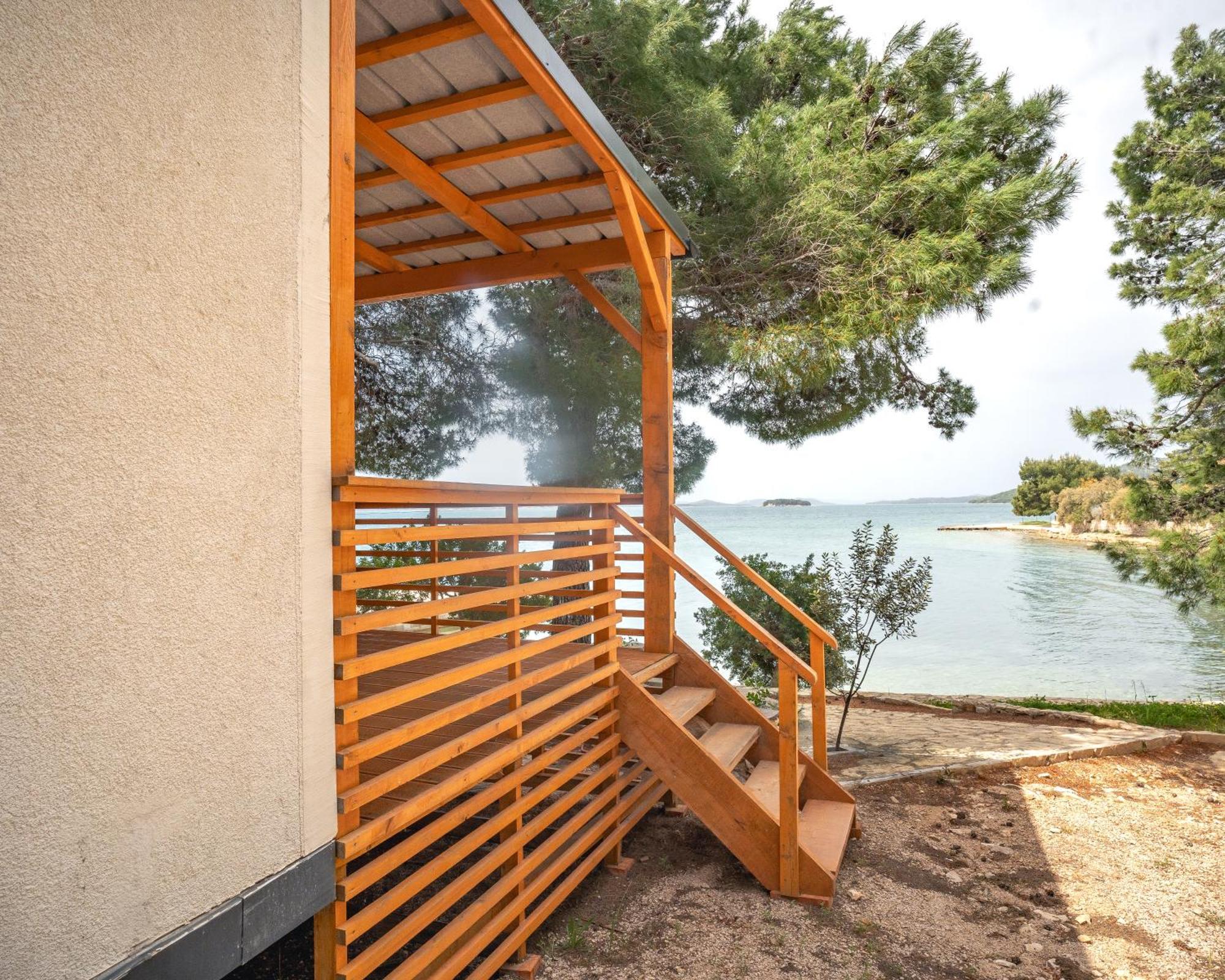 Mediteran Travel Mobile Homes Miran Pirovac Εξωτερικό φωτογραφία