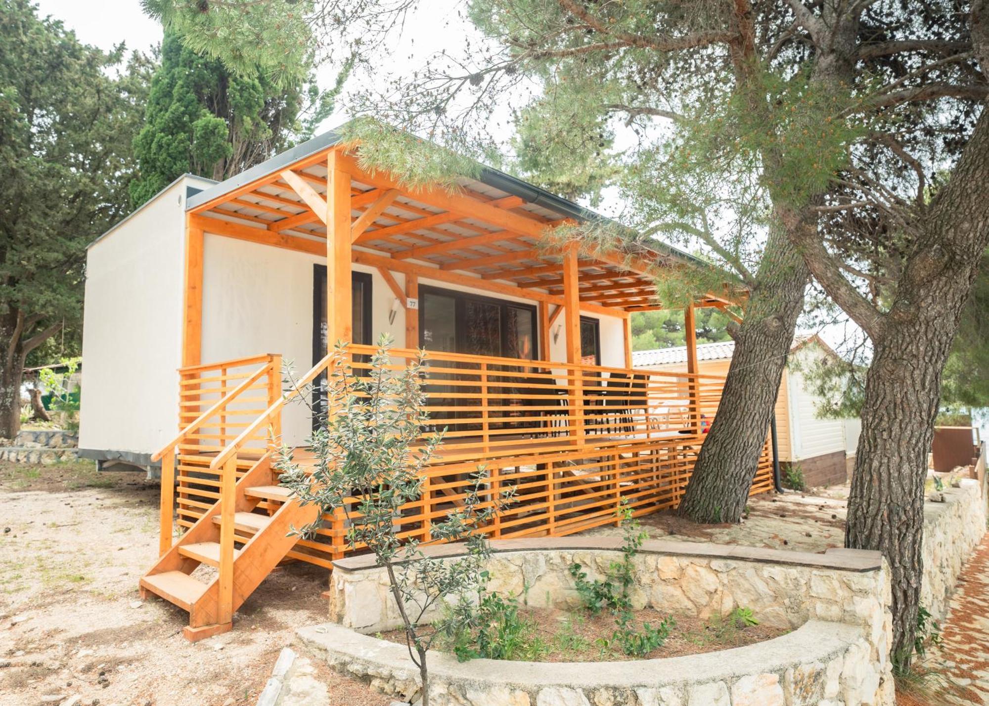 Mediteran Travel Mobile Homes Miran Pirovac Εξωτερικό φωτογραφία